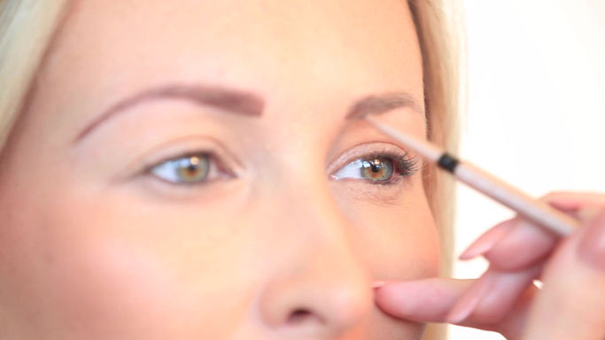 jane Ireadale #itonlytakesaminute - Brows-HD